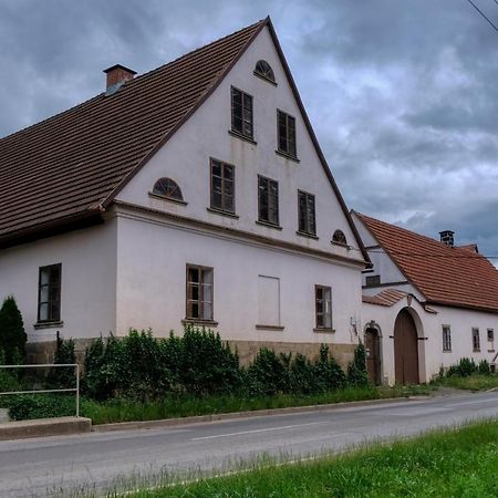 Apartmány v broumovském statku Exteriér fotografie