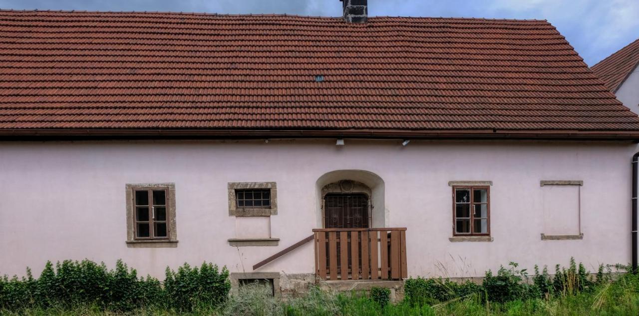 Apartmány v broumovském statku Exteriér fotografie