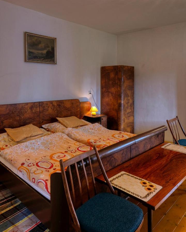 Apartmány v broumovském statku Exteriér fotografie