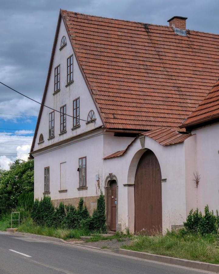 Apartmány v broumovském statku Exteriér fotografie