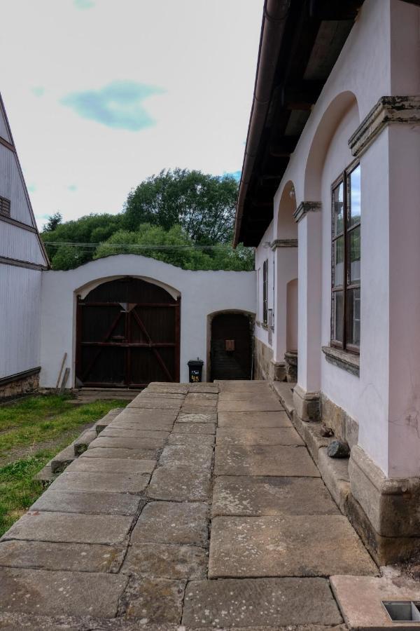 Apartmány v broumovském statku Exteriér fotografie