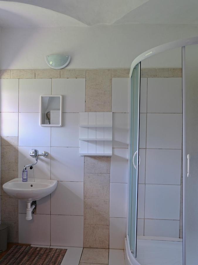 Apartmány v broumovském statku Exteriér fotografie