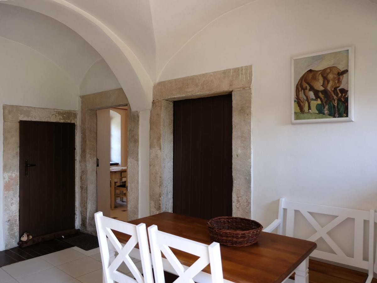 Apartmány v broumovském statku Exteriér fotografie