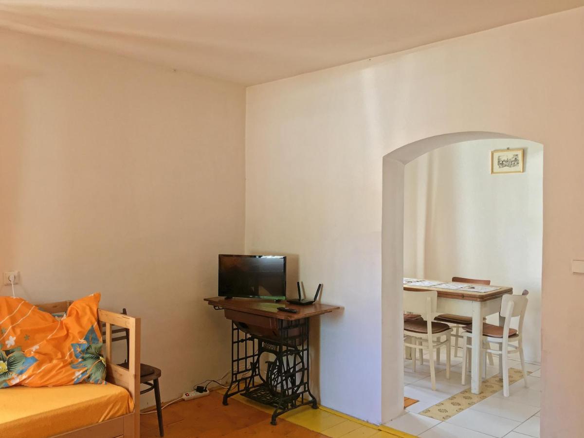 Apartmány v broumovském statku Exteriér fotografie